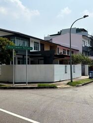 Mayflower Gardens (D20), Terrace #627927061